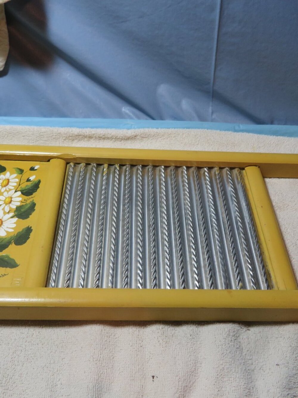 vintage hand painted floral washboard country charm - Picture 3 of 3